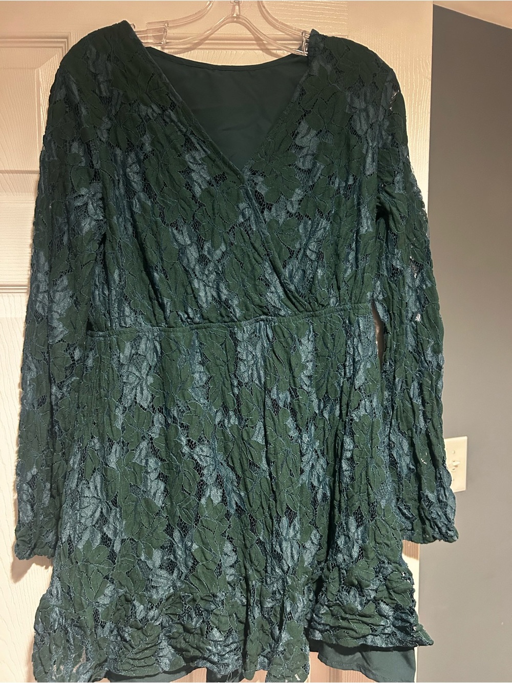 Cupshe Dark Green Lace Long Sleeve V-Neck Dress